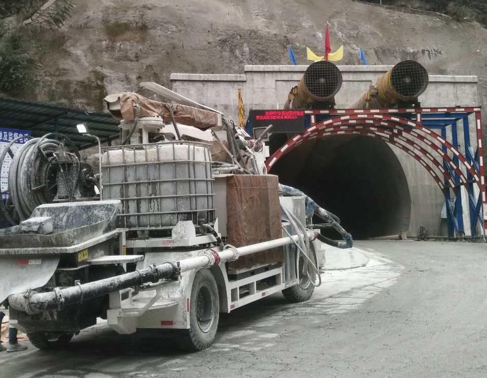 我公司2009年下线的产品，仍然服役于云南万拉木隧道。